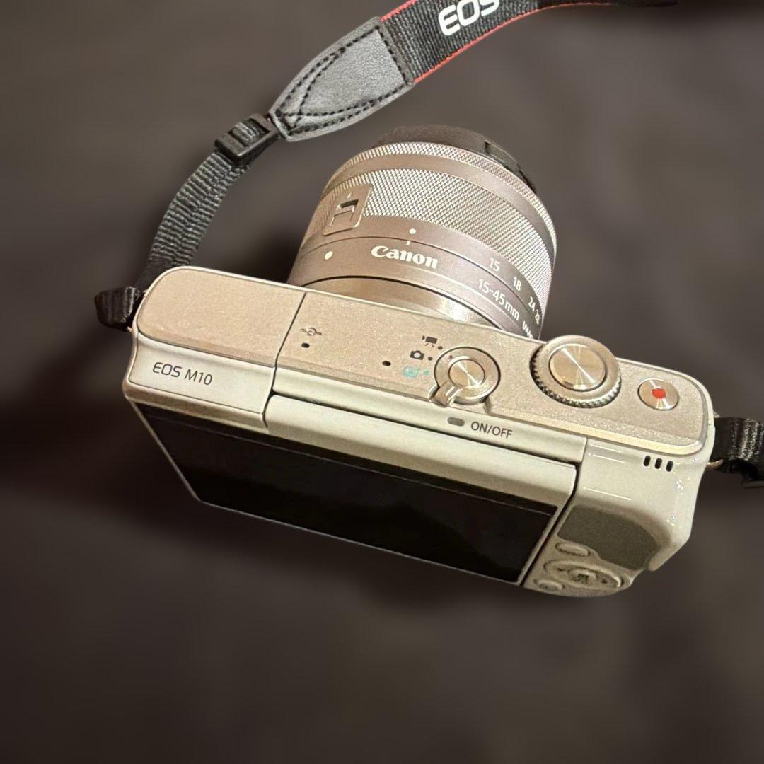 Canon ミラーレス一眼　EOS M10 デジタルカメラ　グレー