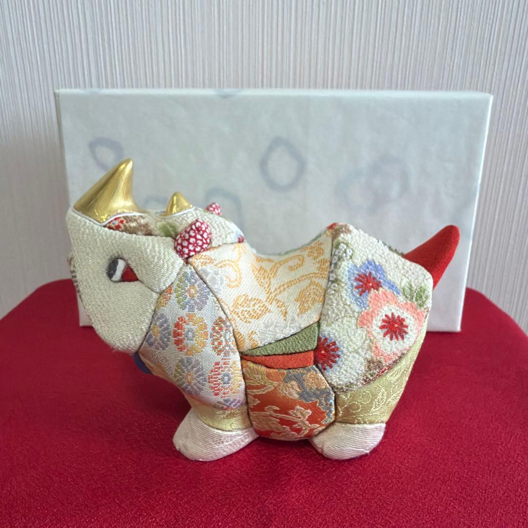 伝統的な木目込人形rino(サイ)、幸一光の作品