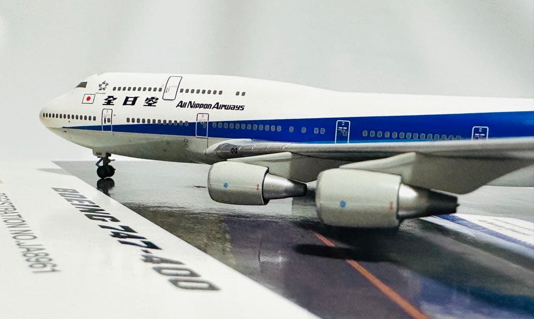 全日空商事 1/400 ANA 747-400 NH40015