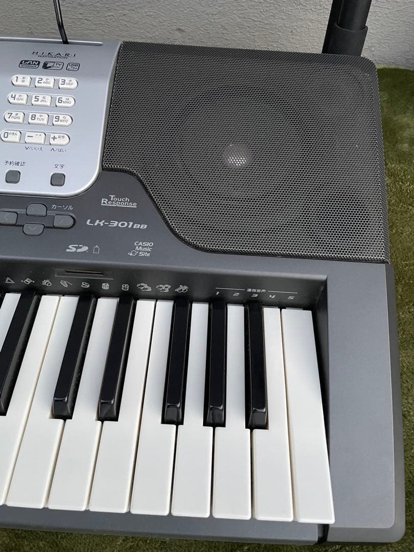 CASIO ｌＫ-301 BB キーボード　61鍵盤　スタンド付き