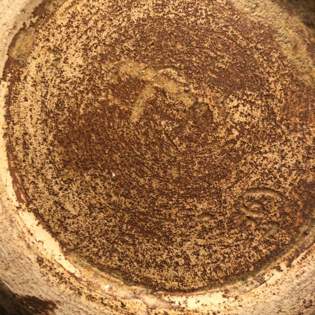 究極の古美術◼️蔵から黒飴のような美しい雰囲気の良い飴色の花瓶、壺が出てきました。