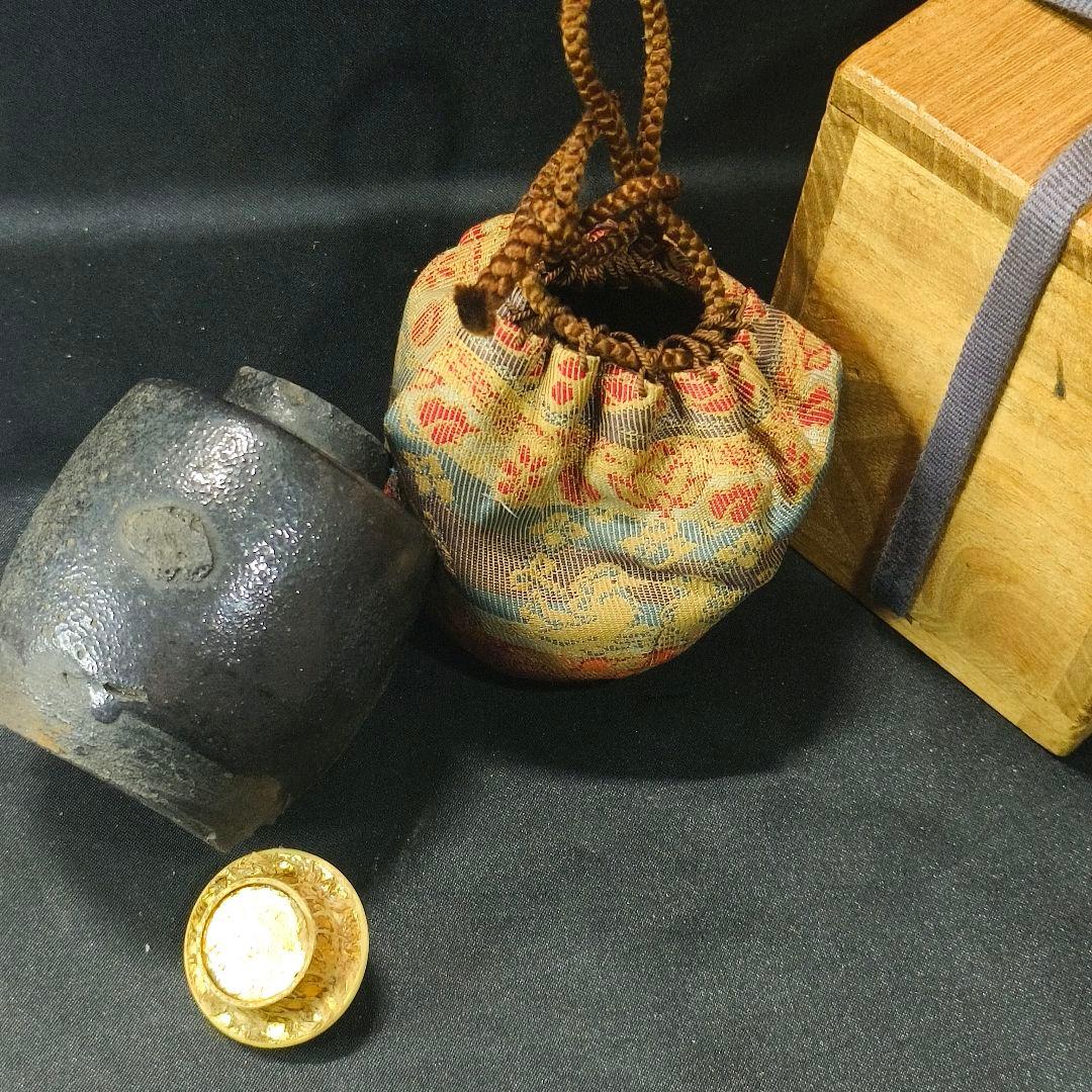茶道具 肩衝茶入 古伊賀焼 黒釉自然素材蓋 西陣織仕覆 桐箱 江戸骨董古美術珍品