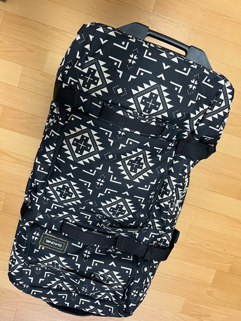 DAKINEダカイントラベルキャリー100 L バッグポーチ他一式 旅行に