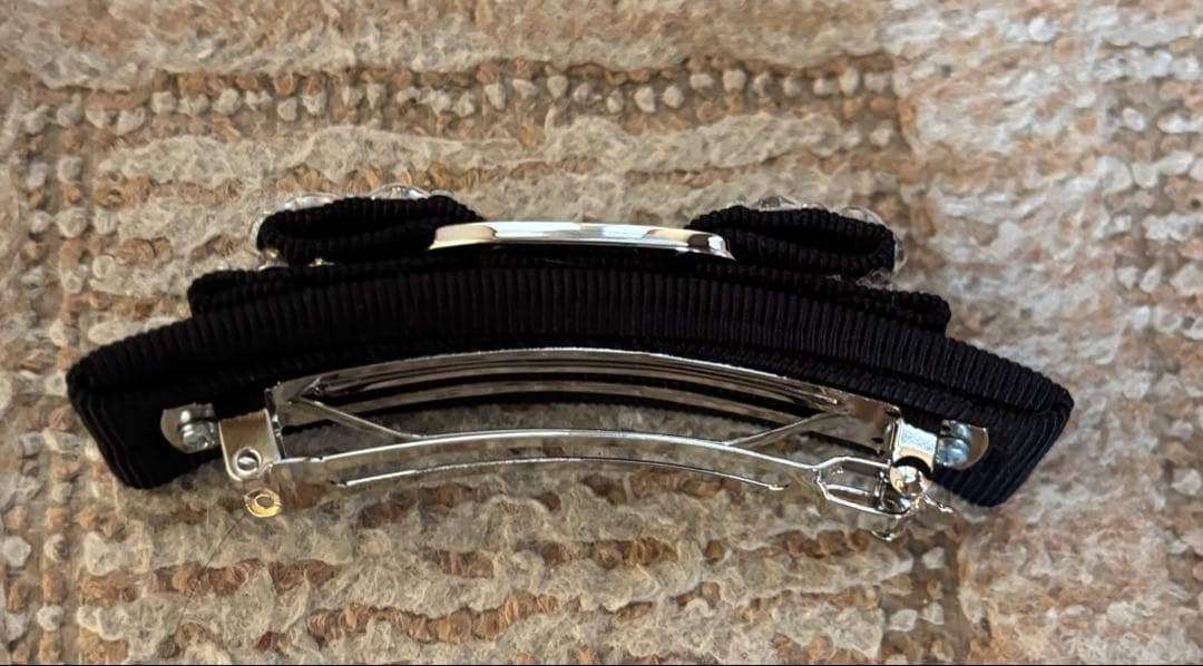 FERRAGAMO ブラック ヘアクリップ