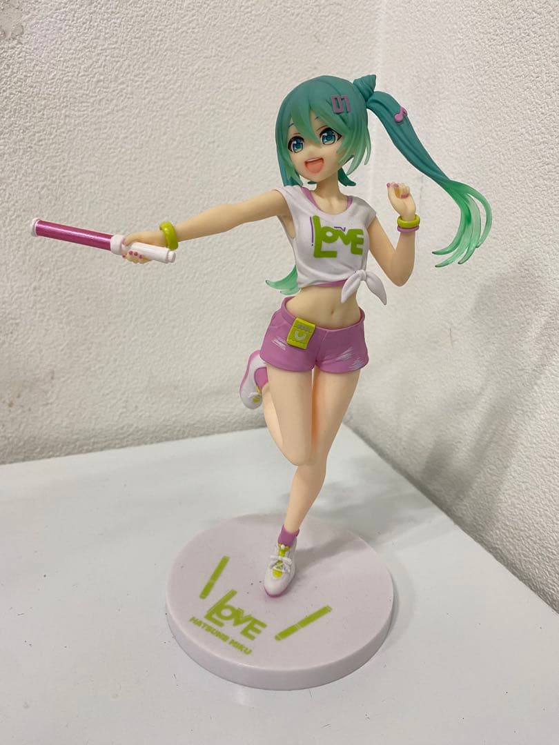 ID8731: 4体セット 初音ミク レーシングミク フィギュア 2023