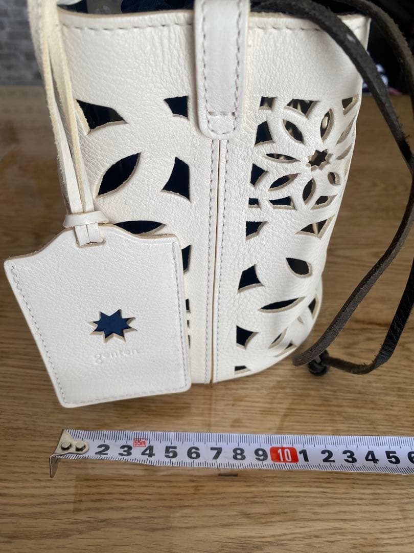 ゲンテン　ホワイト カットアウトデザイン レザーバッグ　最終価格です