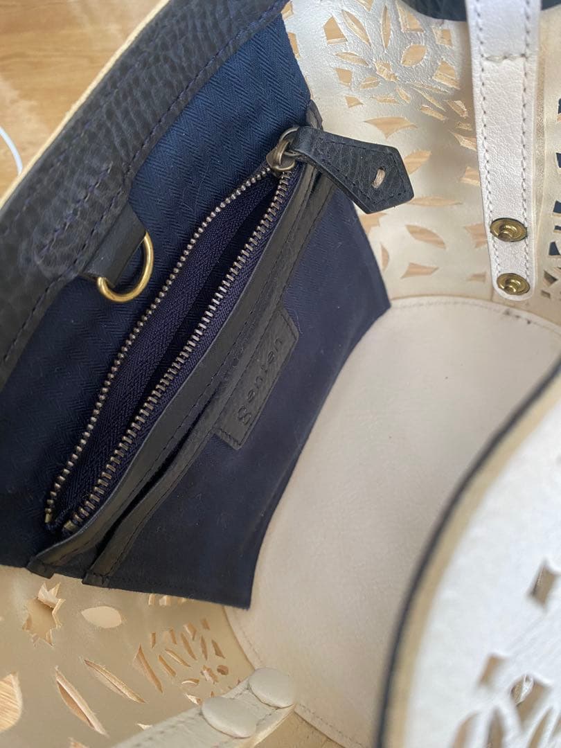 ゲンテン　ホワイト カットアウトデザイン レザーバッグ　最終価格です