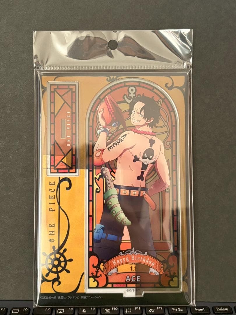 「ワンピース」エース　バースデ缶バッジ、アクリルスタンド、ホログラムプレート