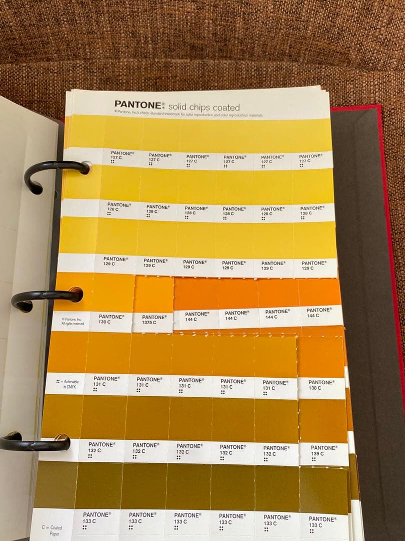 【PANTONE】solid chips coated 色見本帳