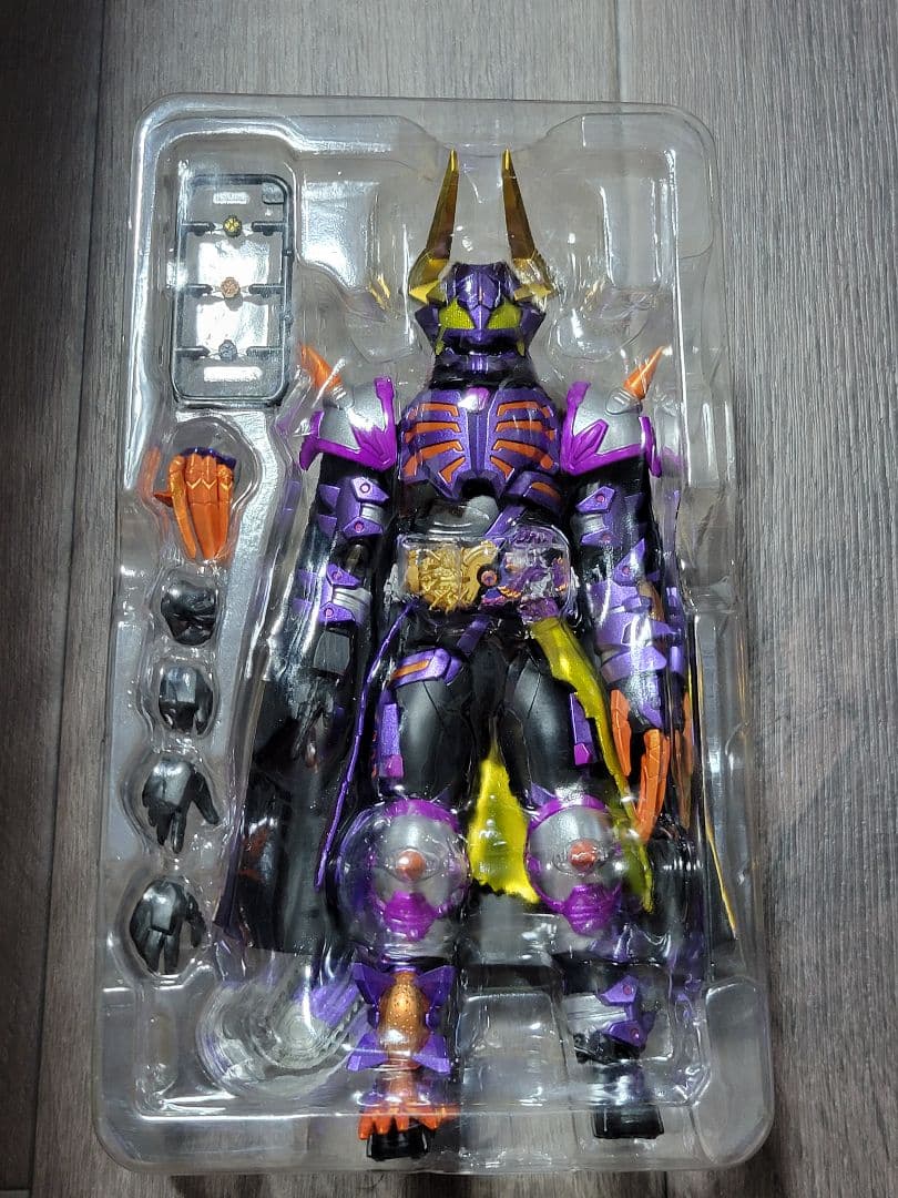 仮面ライダーギーツ　フィギュアーツ　バッファ　フィーバーゾンビフォーム　ジャマ神