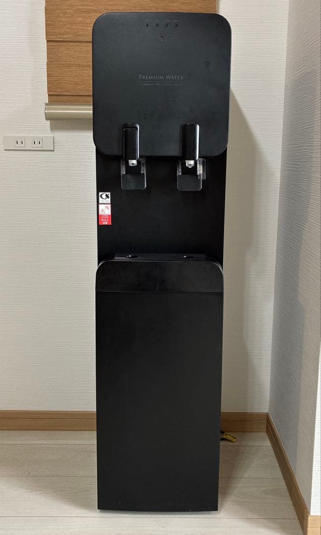 プレミアムウォーターfamfit　ウォーターサーバー　本体　ブラック　動作確認済