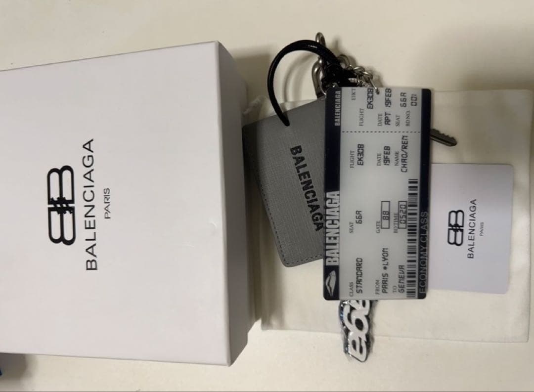 BALENCIAGA キーホルダー グレー
