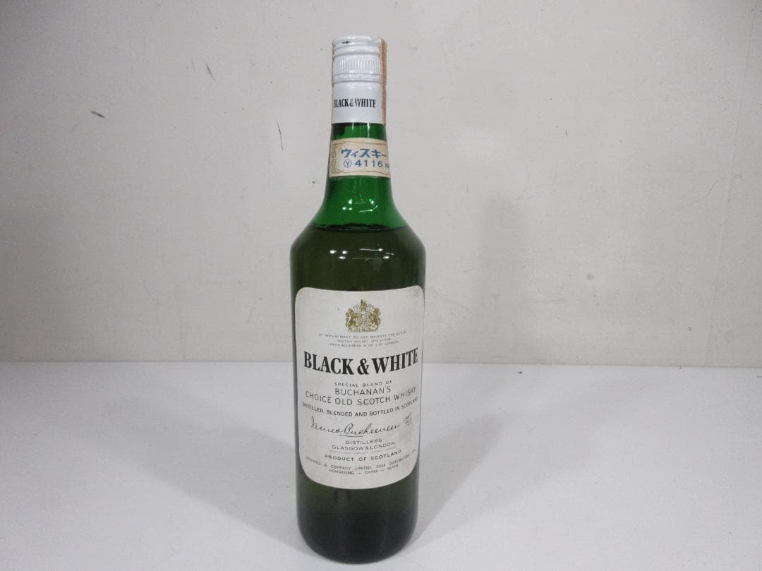 BLACK & WHITE スコッチウイスキー760ml,43%