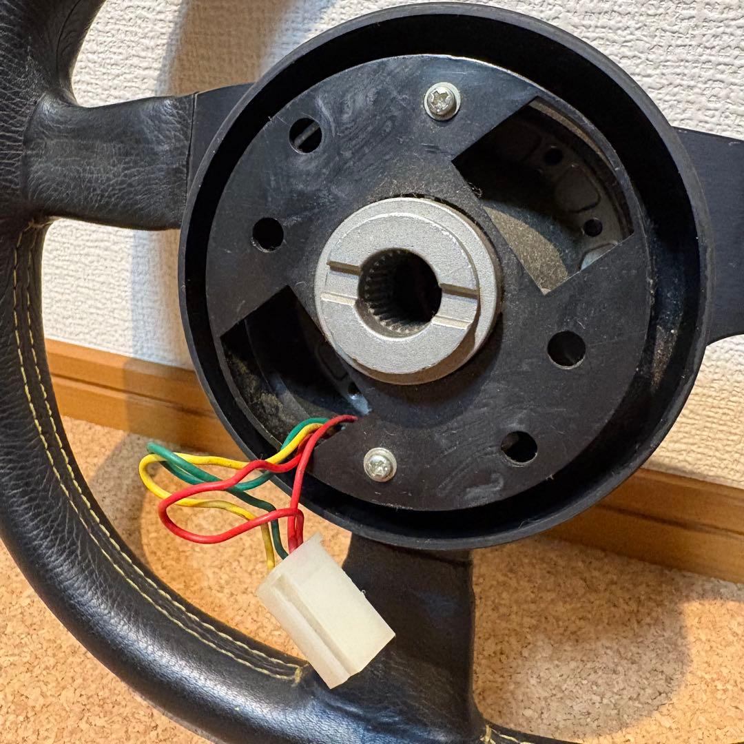 【希少！】MOMO ステアリング ヴェローチェレーシング D型 タイプ