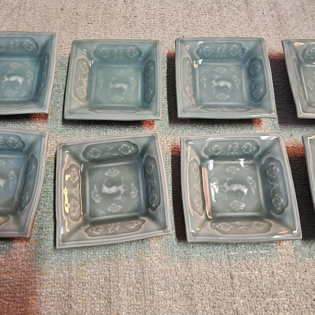 その2 江戸の蔵より 三田青磁 陽刻鹿と文字4角皿 美品 11客