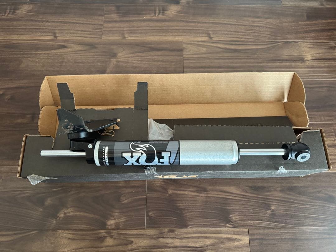 FOX ステアリングスタビライザー貫通式 2.0 TS ジープ　ラングラー