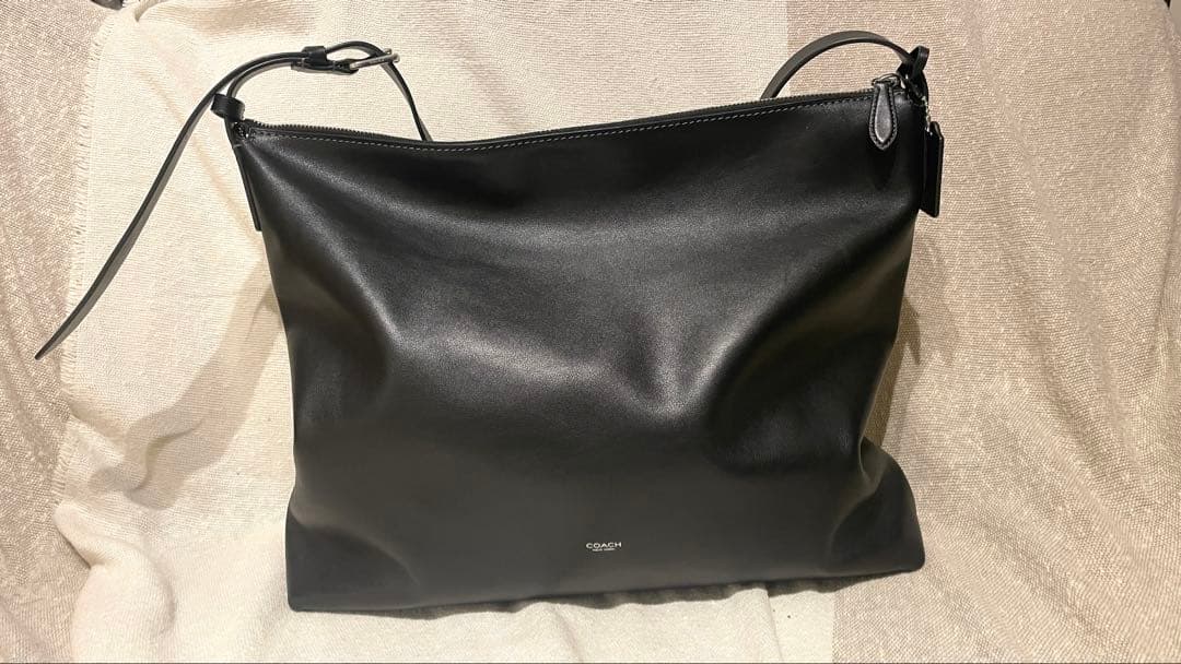 【極美品・一度のみ使用】COACH モット メッセンジャー 定価11万 現行品