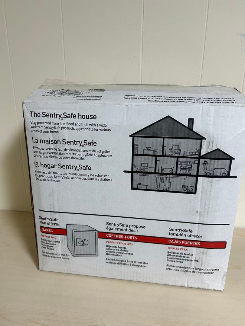 セントリー Sentry Safe 耐火防水金庫 CHW20121