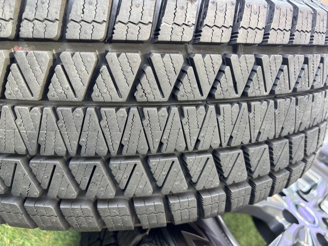 ブリヂストン スタッドレスタイヤBLIZZAK DM-V3 225/65R17
