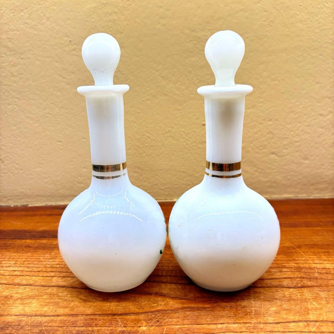 大正ガラス　昭和レトロ　徳利　ミルクガラス　年代物　戦前　骨董品　ガラス　食器