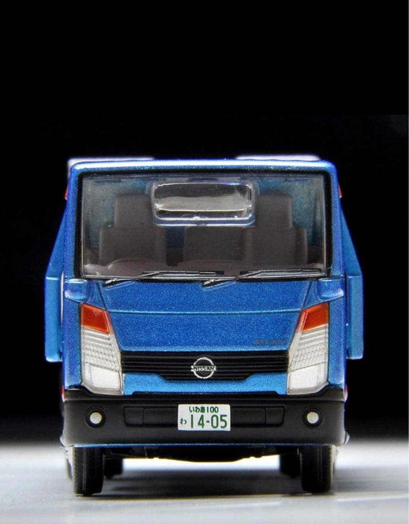 トミカ NEO LV-N144d 日産アトラス F24 花見台自動車 (青)