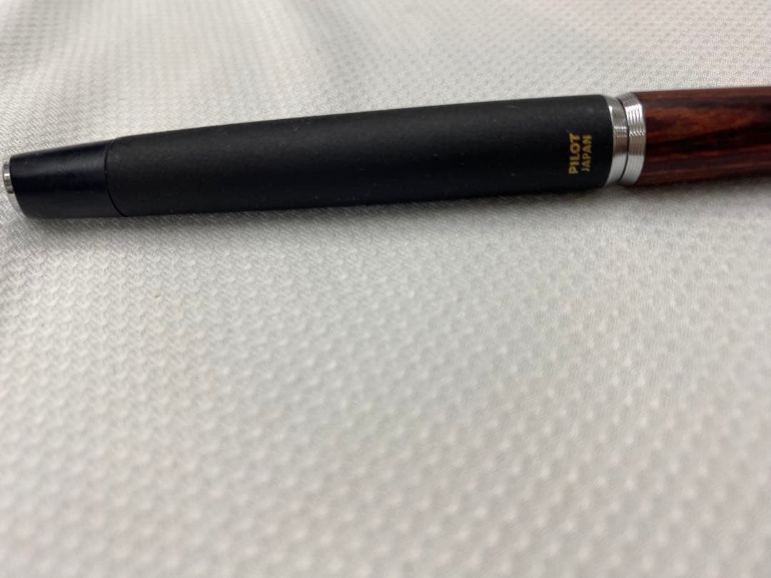 パイロット　FUMI RAKU 南部鉄　ボールペン 黒と茶色