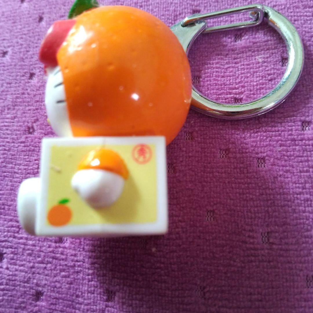 希少HELLO KITTY みかんキーホルダー