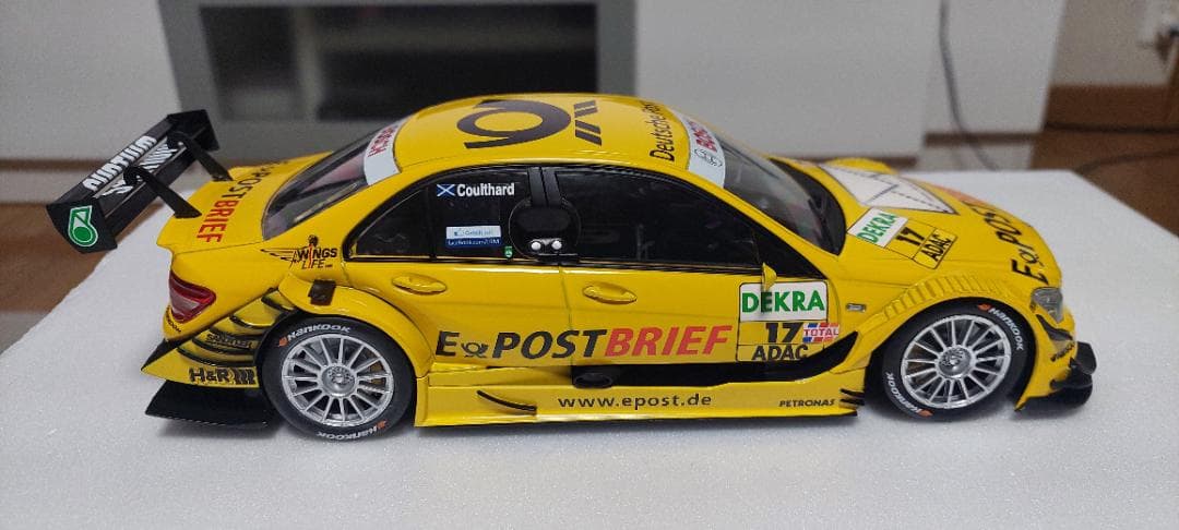 ミニカー 1/18ベンツ