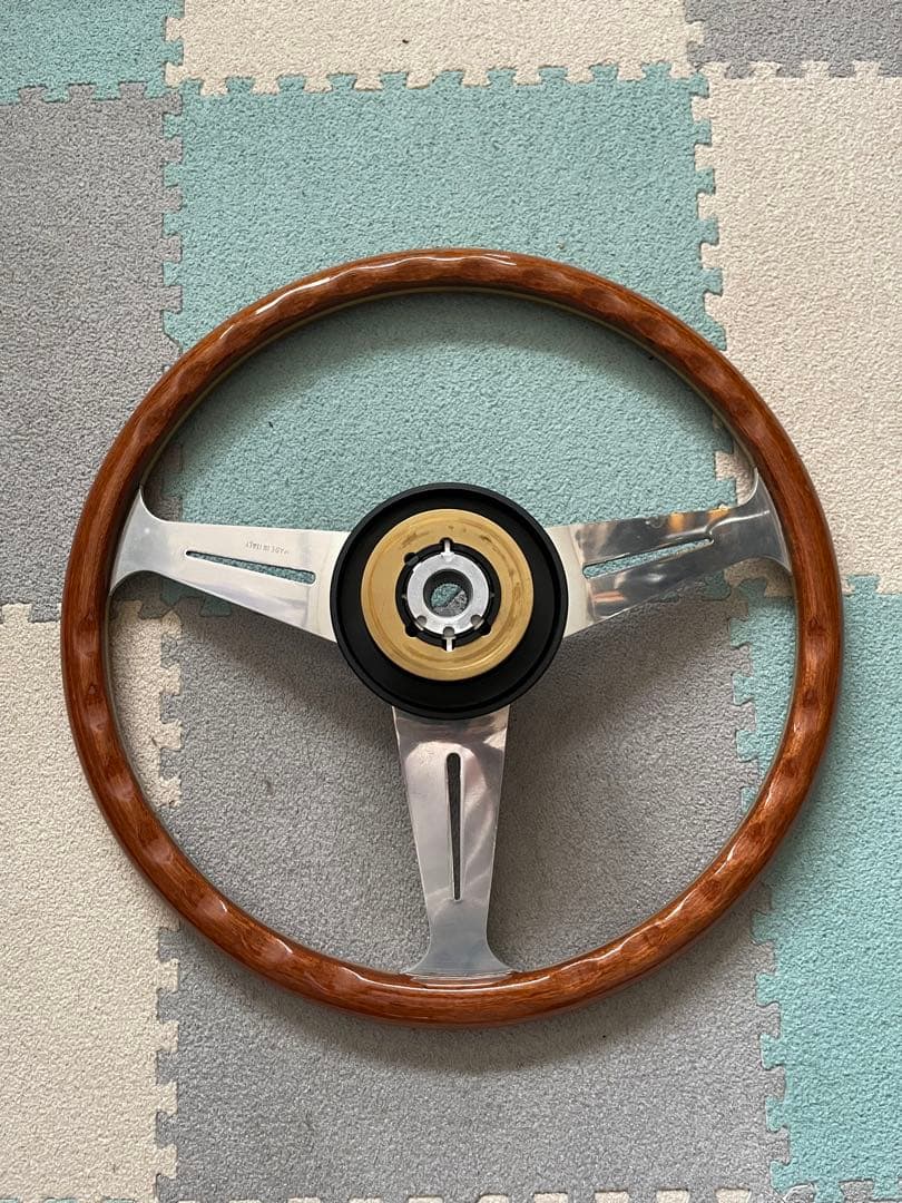 希少大径サイズ　ランクル80 ナルディステアリング39㎝　ボス付き　当時物