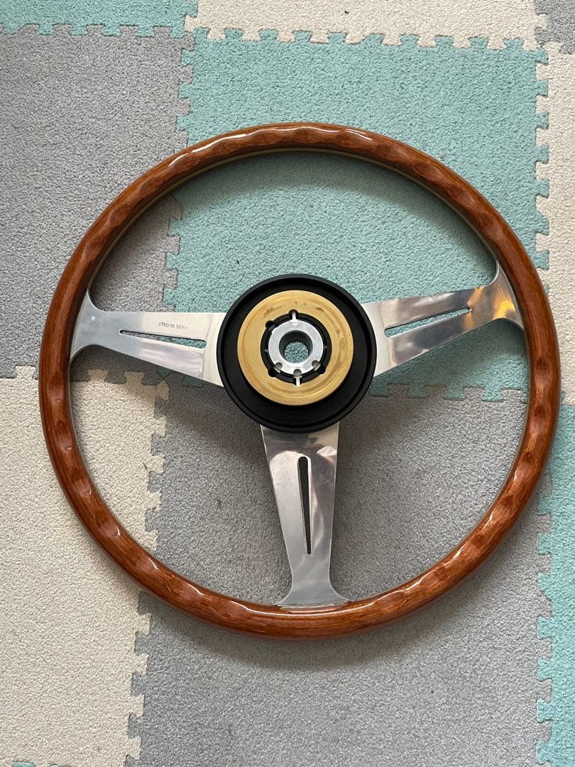 希少大径サイズ　ランクル80 ナルディステアリング39㎝　ボス付き　当時物