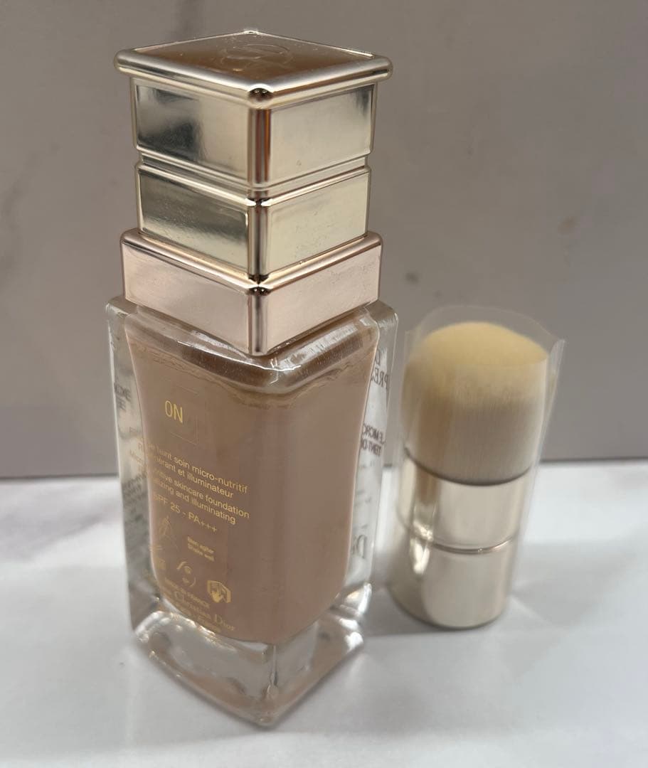 DIOR プレステージ　ル　マイクロ　フルイド　タン 0N ファンデーション