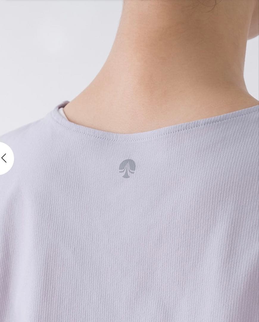 ペーパーライク　アシンメトリートップス　ティラピスTシャツ　Mサイズ