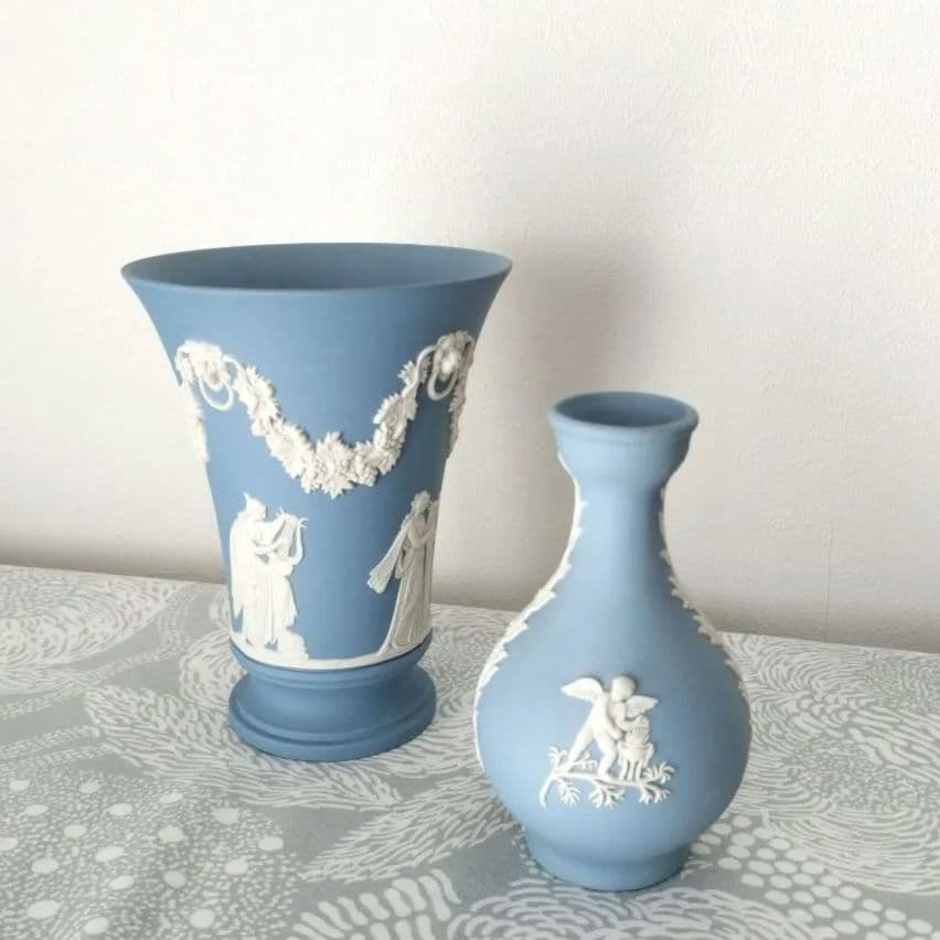 ウェッジウッド ジャスパーウェア花瓶 ペールブルー２点