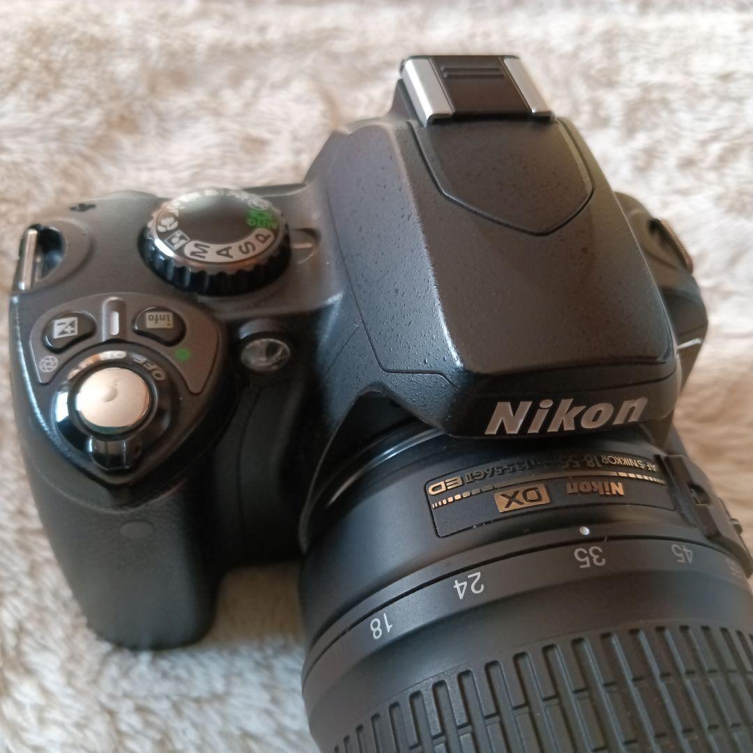 Nikon D40デジタル一眼レフ 18~55ミリ標準ズームセット[極美品]