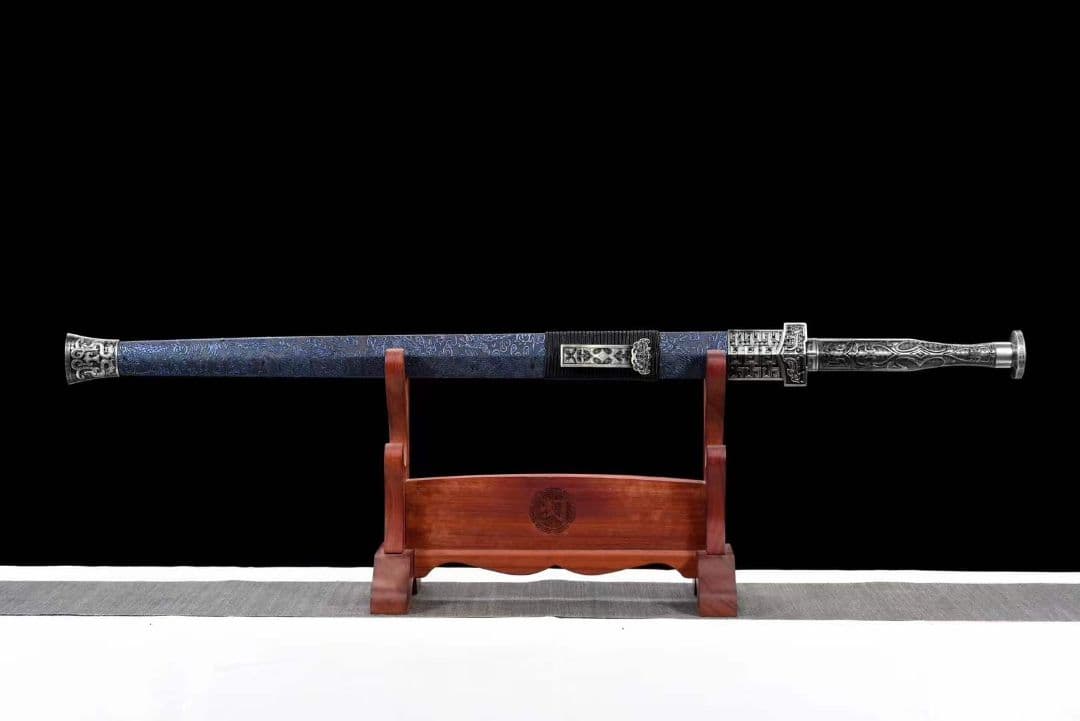 黒金を出す『九淵漢剣』古兵器 武具　刀装具　日本刀　模造刀 居合刀