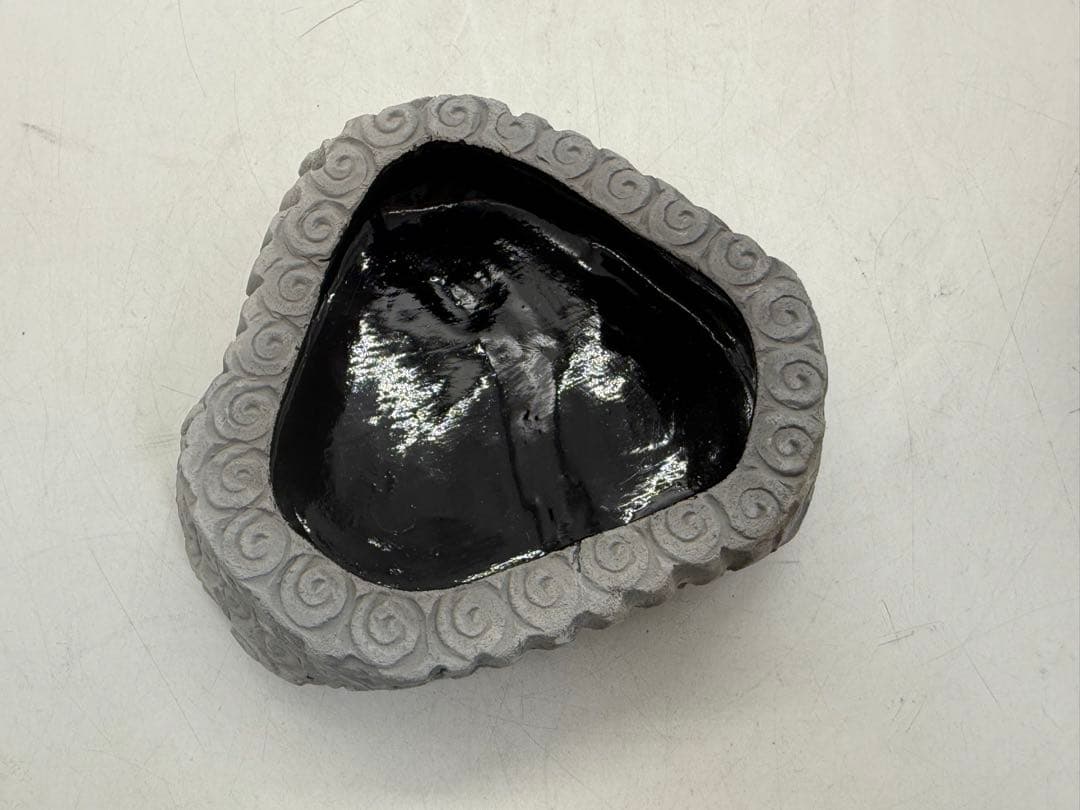 益子焼作家　坂田甚内作　深甚紋灰陶三角型小皿2点