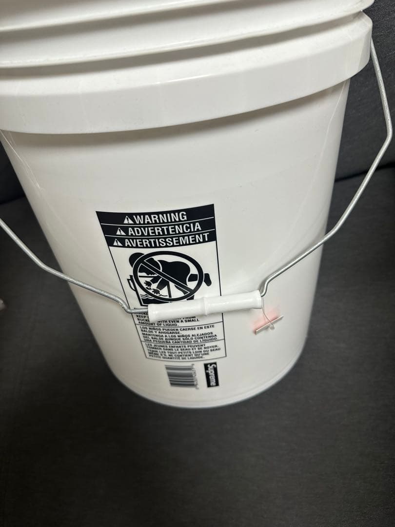 新品 Supreme Leaktite 5-Gallon Bucket バケツ