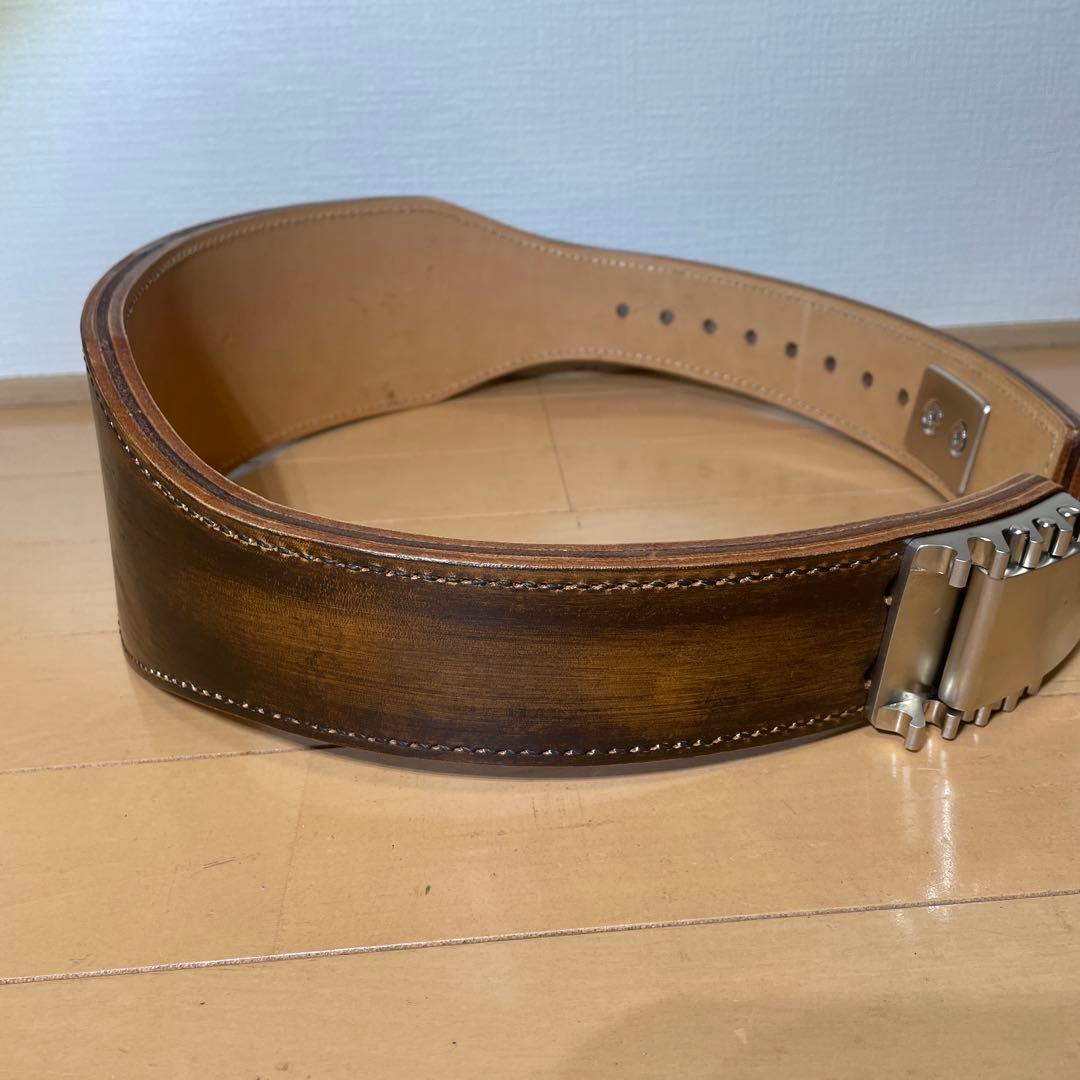 新品未使用　パワーベルト　GOLD'S GYM 30周年記念 シール付き