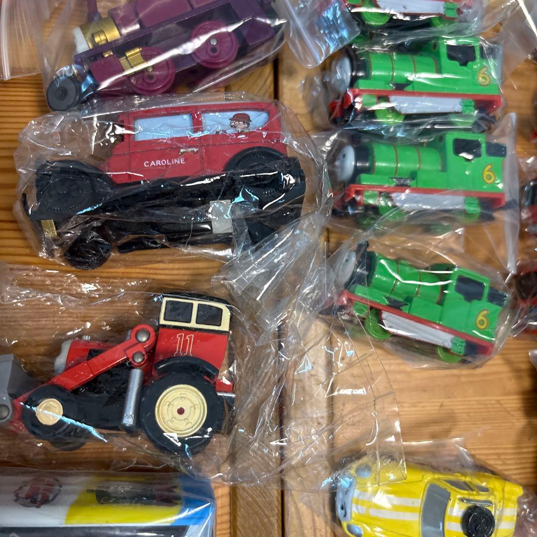 2333.きかんしゃトーマス商品33台まとめ売り