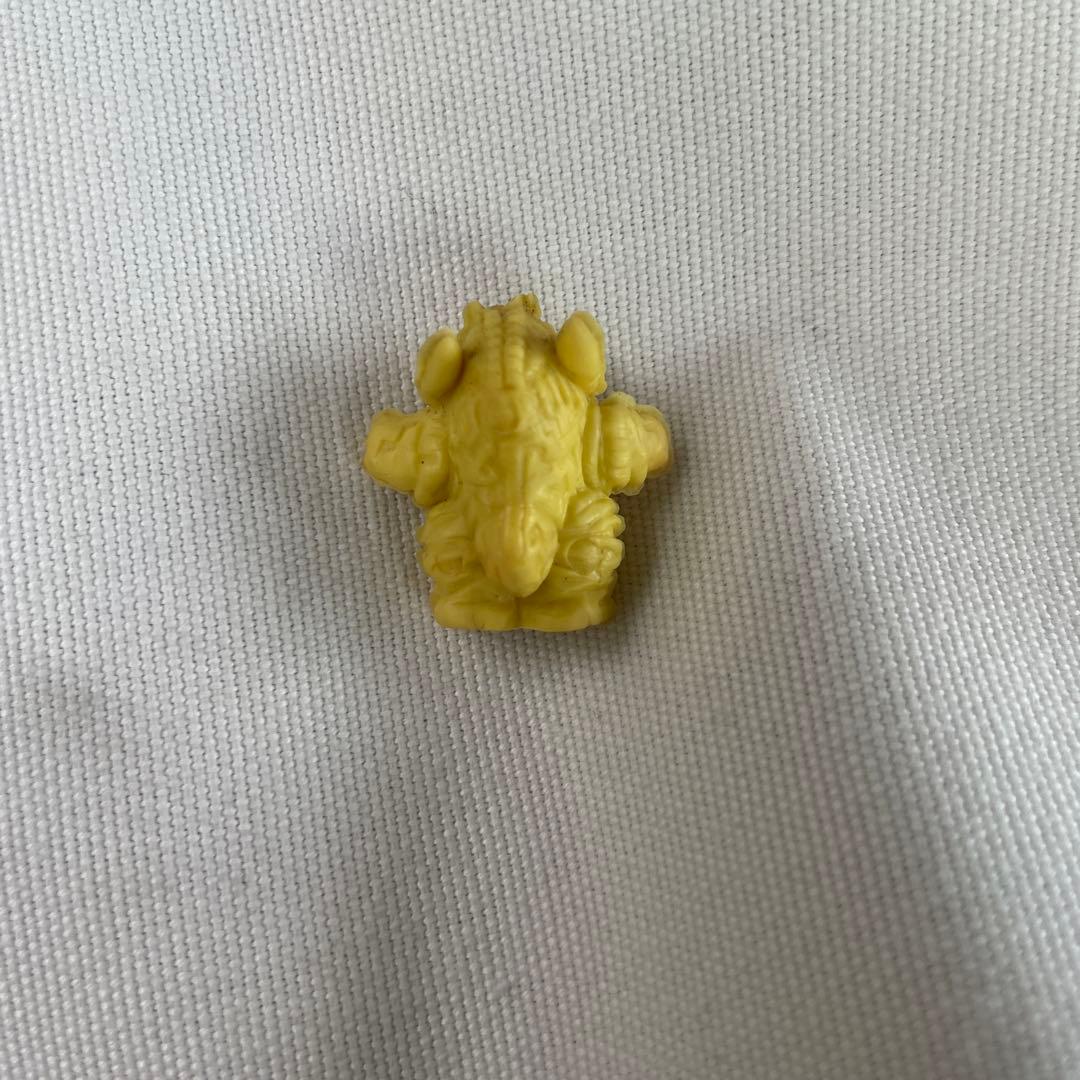 怪獣消しゴムシリーズ　ミクラス（黄色）