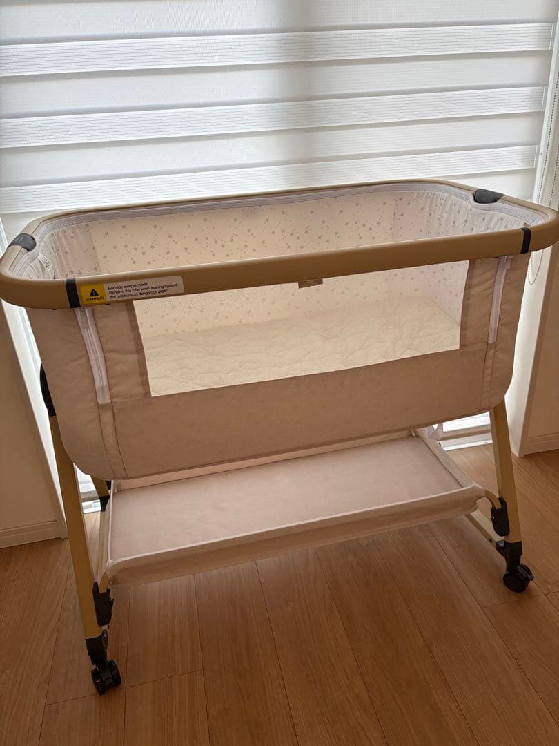 【美品・送料無料】HZDMJコンパクトベビーベッド ベージュ 専用袋付き