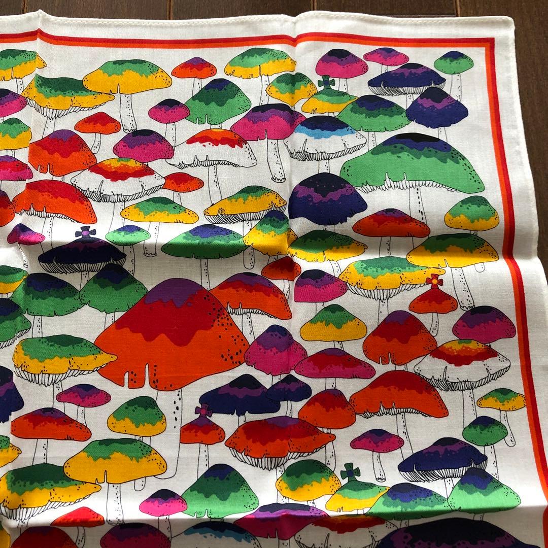 未使用　Vivienne Westwood ハンカチ　きのこ　総柄　キノコ