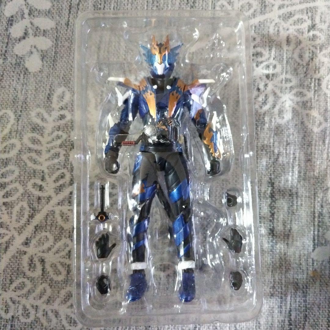 S.H.フィギュアーツ　仮面ライダークローズ　3体セット