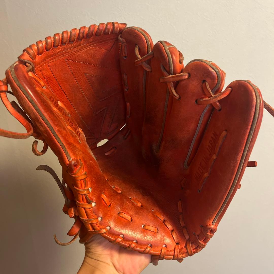 硬式ピッチャー用グローブ