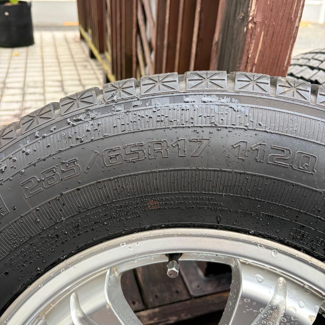 ランドクルーザープラド　スタッドレス　残7〜8割　265/65r17 引取限定