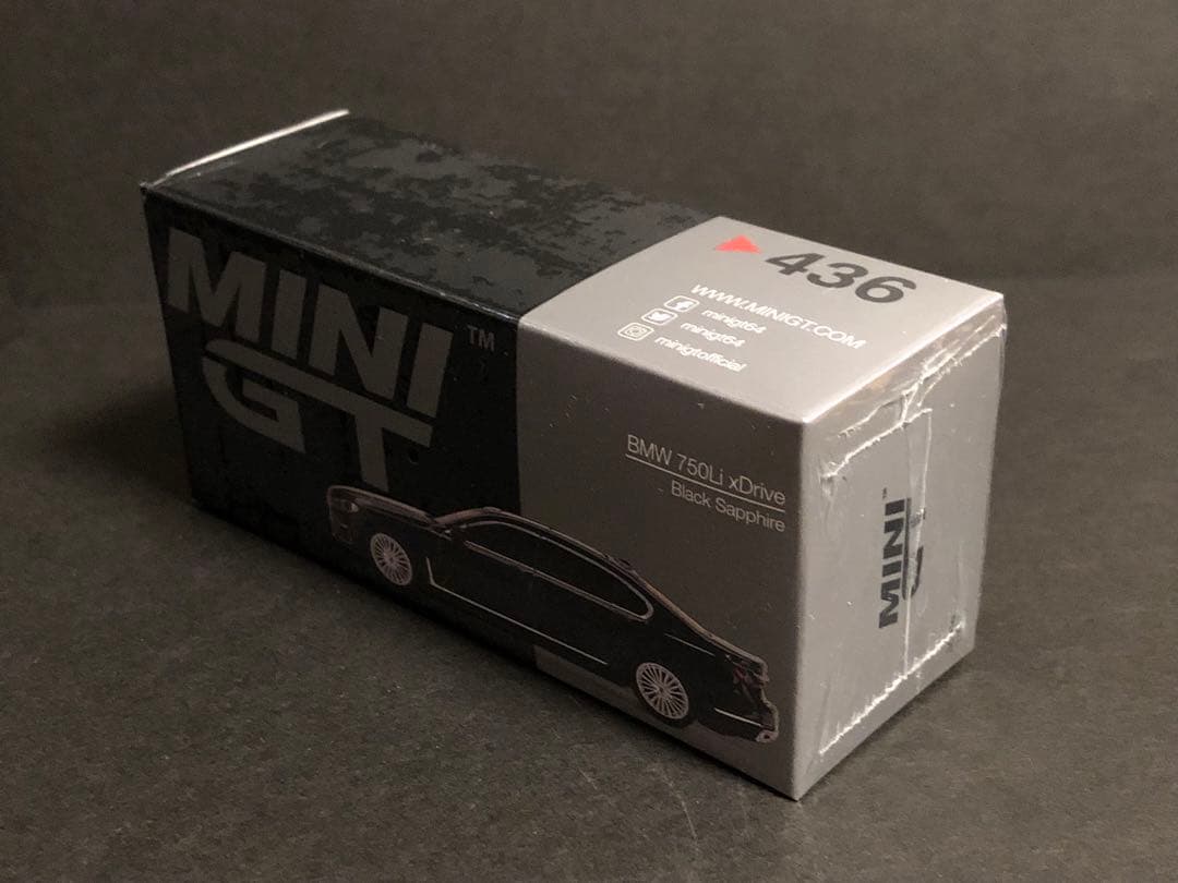 MINI GT 1/64  750Li xDrive ブラック