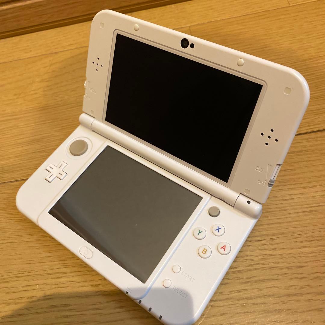 美品　Newニンテンドー3DSLL パールホワイト