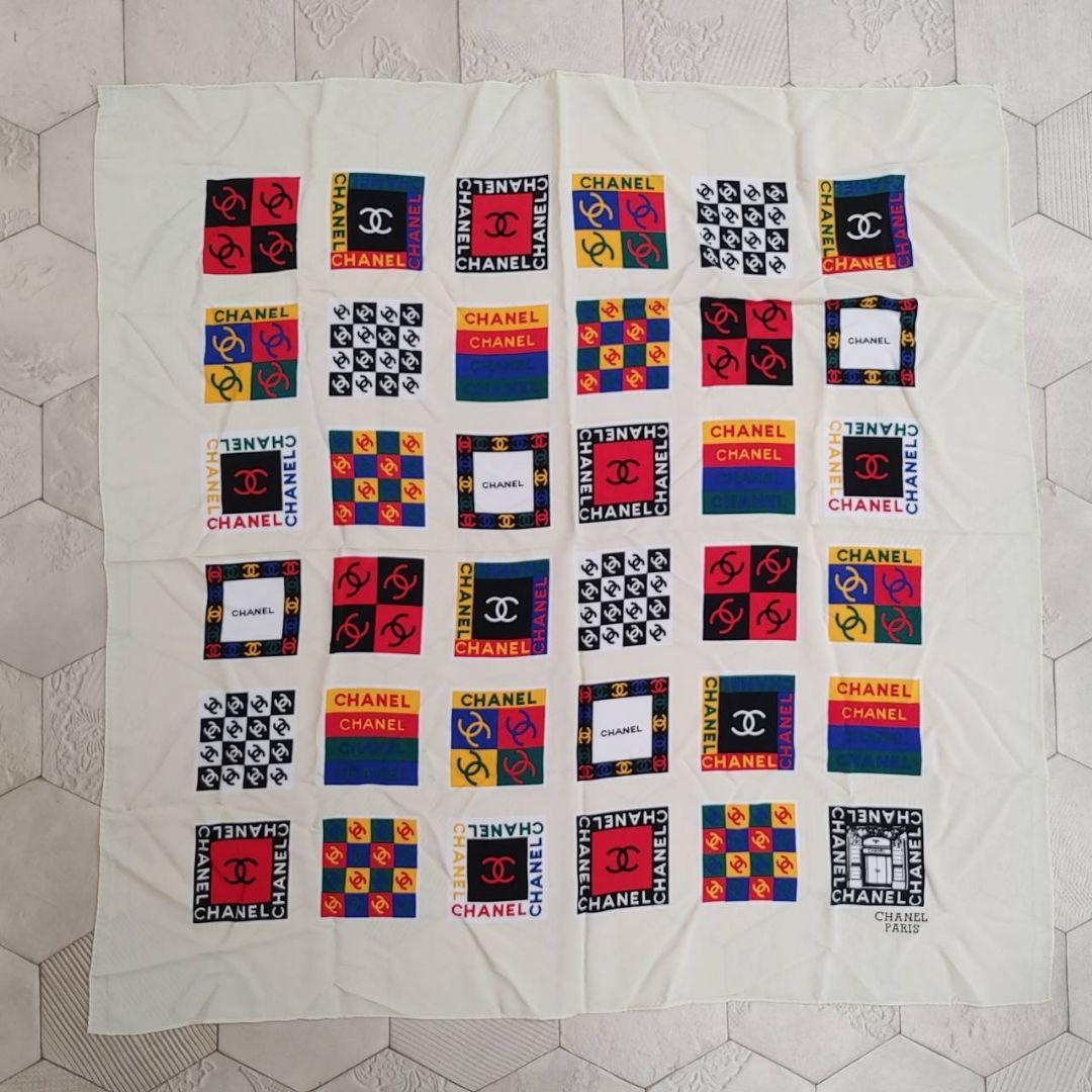 CHANEL シルク100% ハンカチ クリーム色