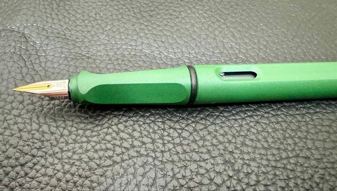 あ*く様 LAMY サファリ フィールドグリーン 14金ペン 万年筆 限定品00