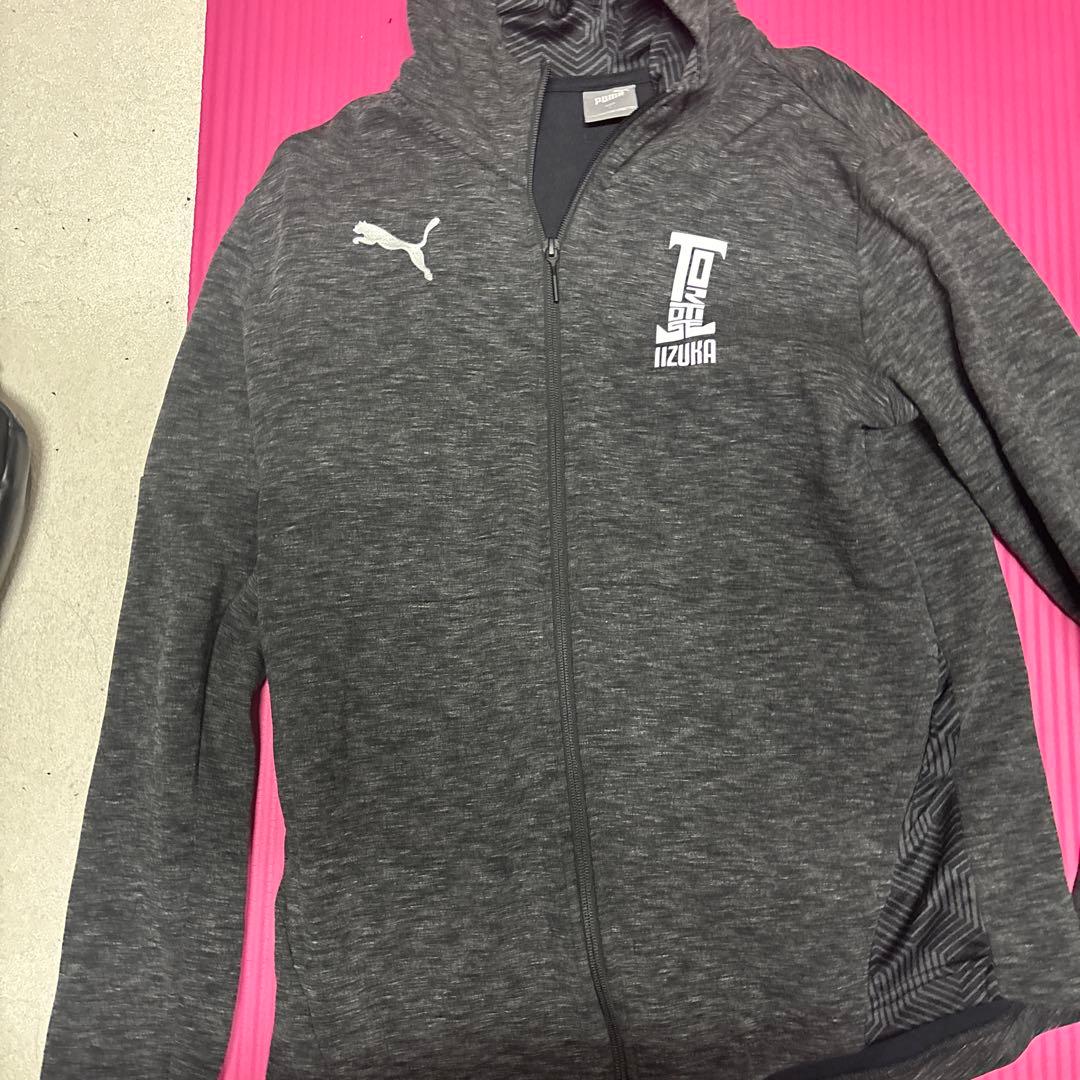 Puma フルジップフード付き飯塚高校サッカー移動着